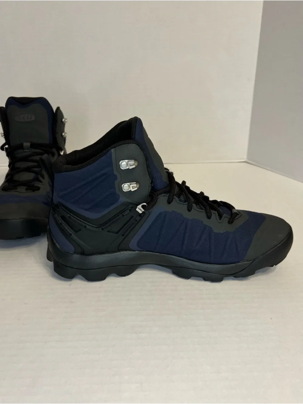 KEEN Men's‎ Venture Mid Waterproof Hiking Boots Size 10